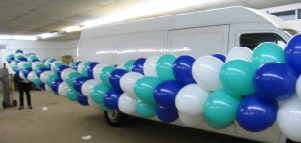 Luftballonspirale in der Herstellung-Ballons-zur-Ballondekoration-in-der-Luftballongirlande-Spirale-aus-Luftballons