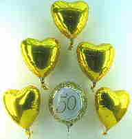 Goldene Hochzeit mit Folienballon 50, Dekoration-Goldene-Hochzeit-Herzen-Ballons-50-Jahre-Ballondekoration