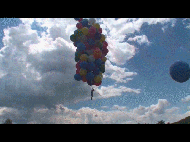 Die Beni Challenge: 100 Luftballons bringen Beni in die Luft