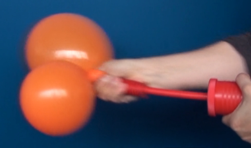 Figurenballon aufblasen mit einer Ballonpumpe 1